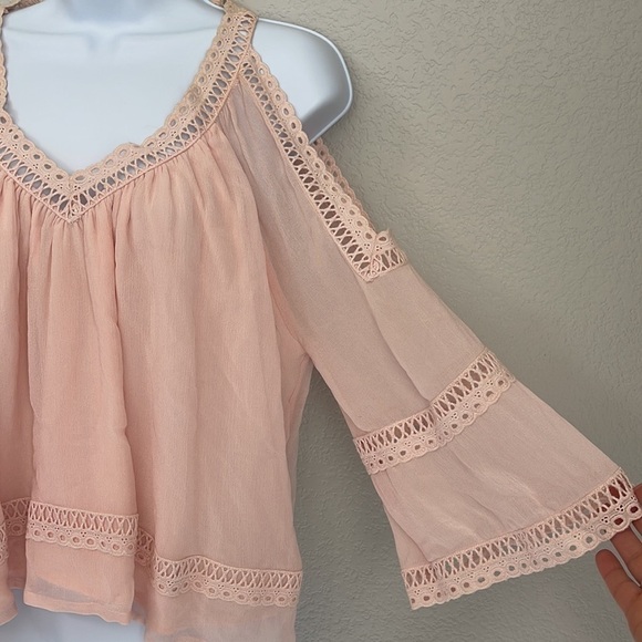 Rebecca Minkoff Deneuve Cold Shoulder V-Neck Blouse Top Pink Size XS - Picture 3 of 11